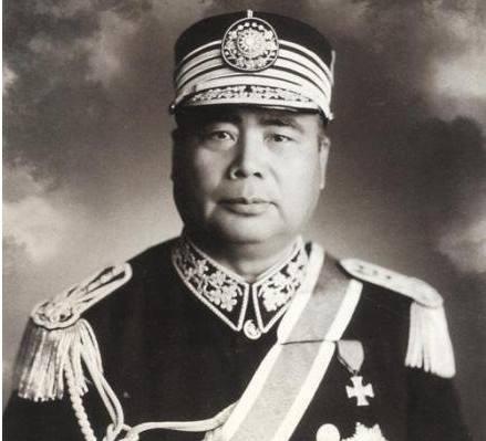 曹锟仅当了一年的中华民国大总统，就被冯玉祥赶了下去。
冯玉祥在1922年的第一次