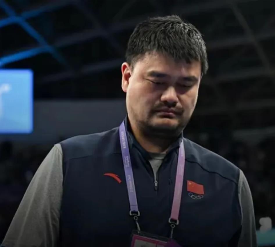 太正直！董路揭秘姚明卸任真实原因:不会卑躬屈膝。
近日姚明辞职引起了广泛关注，足