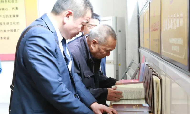 1993年，湖南一少女考上重点中学，却因家里没钱只能辍学，转而去县城给人当保姆，