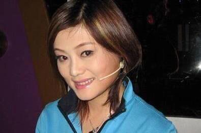 何静，一个充满才华和魅力的女歌手