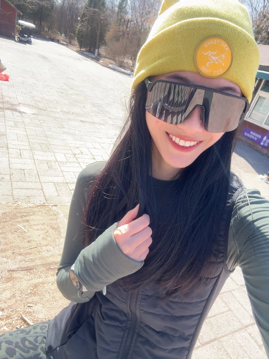 周末晨跑15k✅
随着天气越来越暖☀️奥森的人也越来越多了
今天阳光超好，一整个