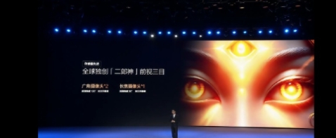 这套高阶智驾系统堪称出行安全“守护神”，主动安全功能火力全开，实时紧盯路况，提前