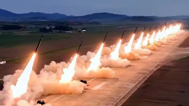 如果朝鲜真给了韩国一炮，那可就有的玩了。

哪怕朝鲜炮弹再不济，只要有几颗打到首