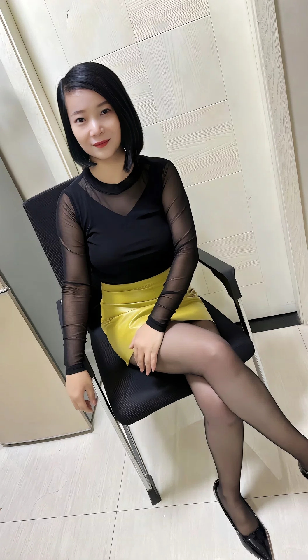美女身材好穿啥都是靓女