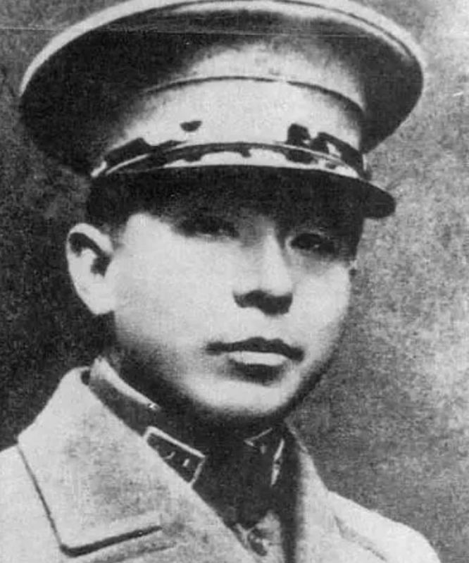 1938年，张学良在垂钓之后感到十分饥饿，便向一位农夫讨要了几个红薯充饥，当天晚