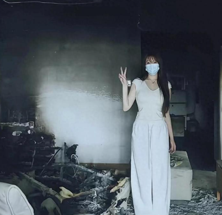 心态太好了！海南，一女子外出时忘记拔掉充电器，等回到家时发现充电器起火，将整个家