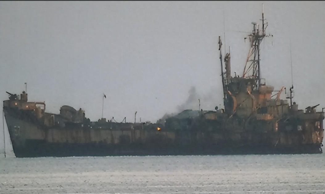 中国海警这次真是硬核出击！
菲律宾那边的官员对着西方媒体吐槽，说从6月17日仁爱