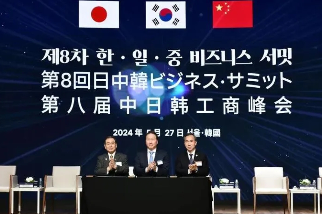 中日韩三国可谓天然的盟友。

中日韩三国都属于东亚文化圈，意识形态实际上是差不多