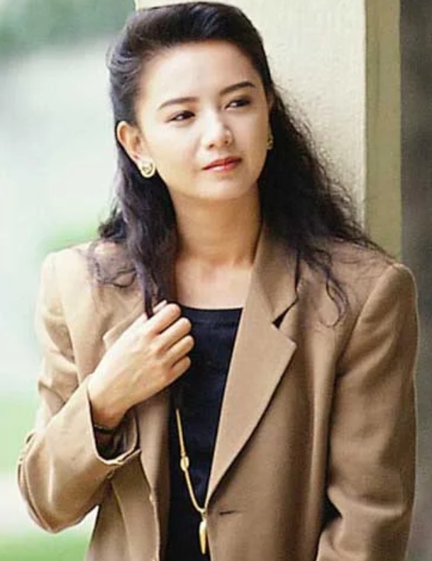 曾华倩：单亲妈妈，儿子的骄傲