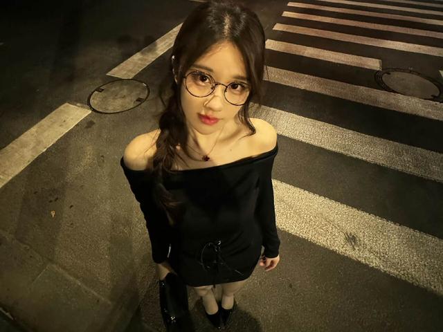轩子巨2兔晒美照出现意外,膝盖出现明显伤痕,网友:羡慕力哥!-第2张图片-九妖电影 轩子巨2兔晒美照出现意外,膝盖出现明显伤痕,网友:羡慕力哥!-第2张图片-九妖电影