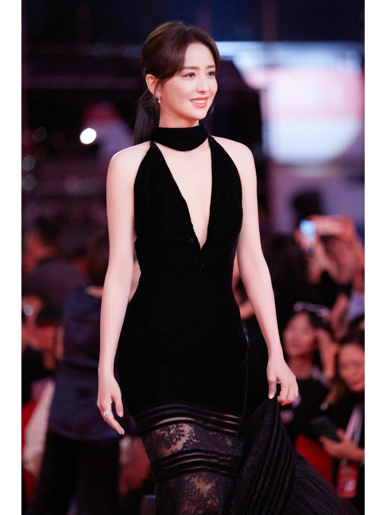 佟丽娅这套造型好绝