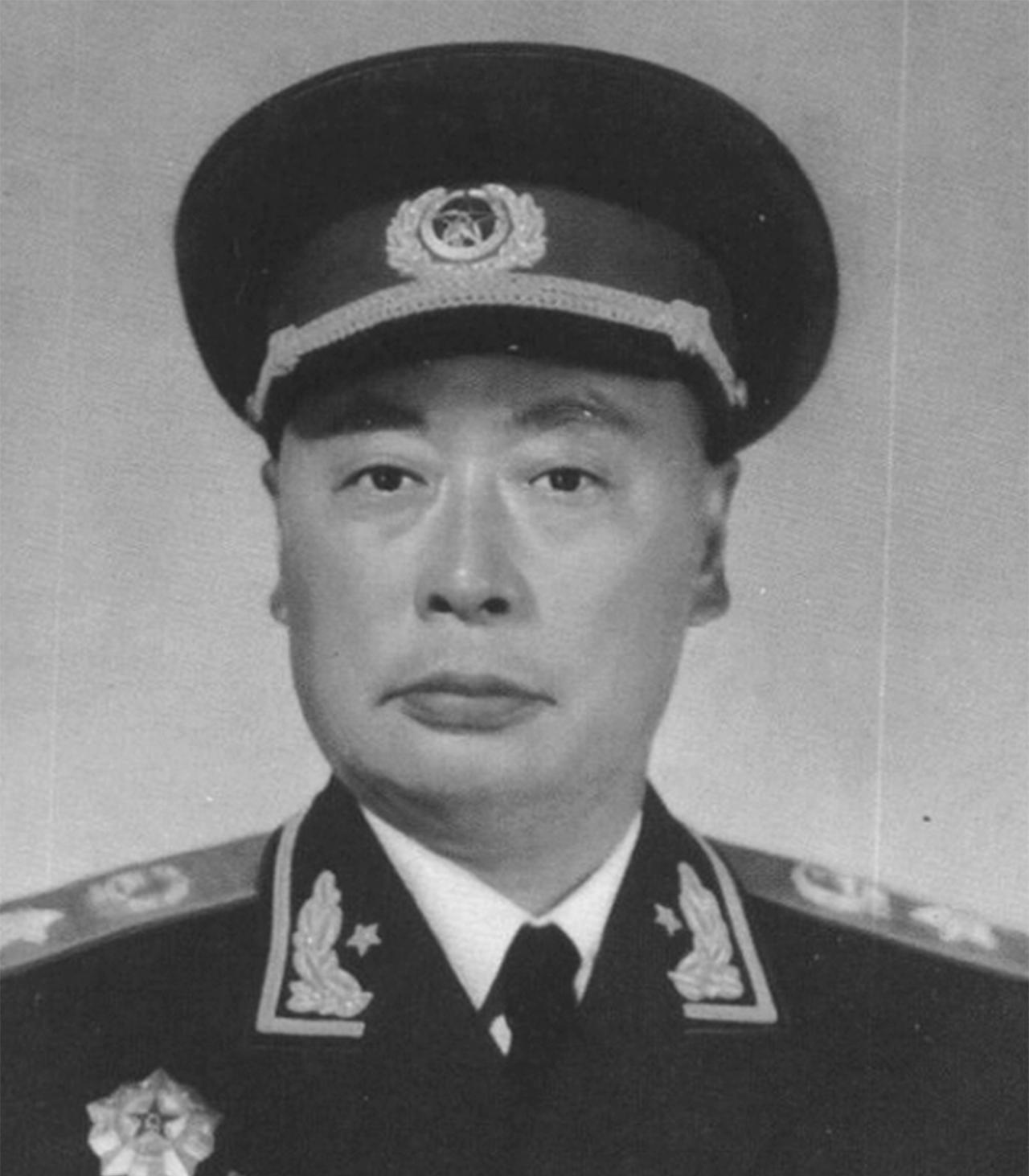 72年陈毅追悼词，周总理改“功大于过”，毛主席批示：去掉这句话！
1972年，陈