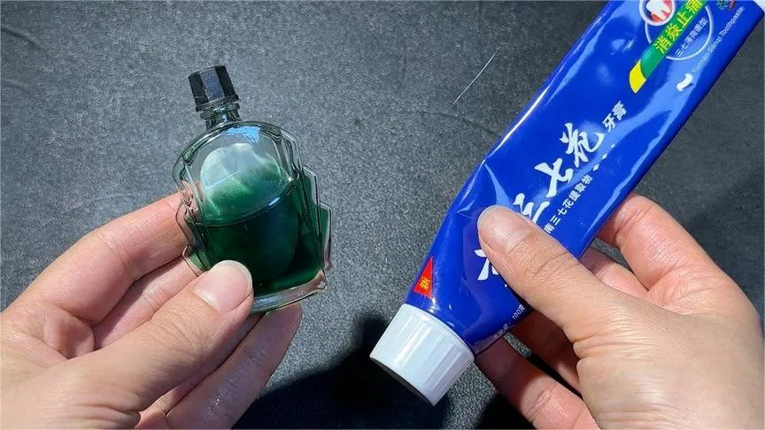 风油精加牙膏泡一泡，解决了男男女女会遇到各种小烦恼，简单实用