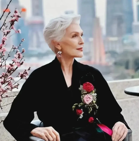破案了，难怪西方媒体老是污蔑新疆棉花强迫人劳动，原来这是他们自己的痛点呀！
大批