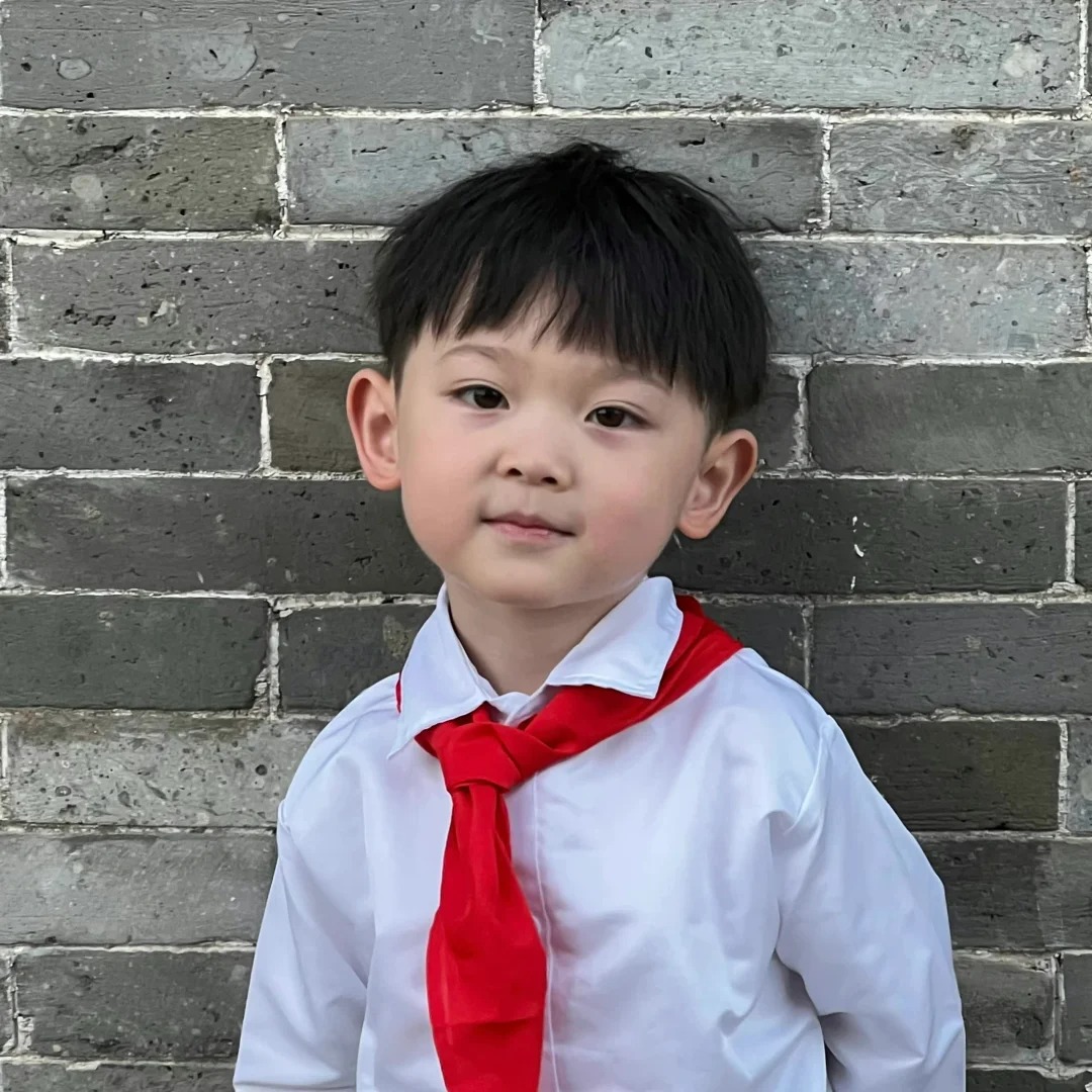 妈妈说广西人是中国最正直的人
我问，为什么？
她说，以前抓汉奸，只有广西没有汉奸