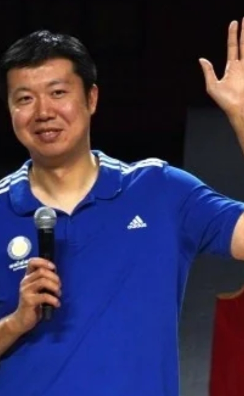 王治郅:篮球巨星转型教练