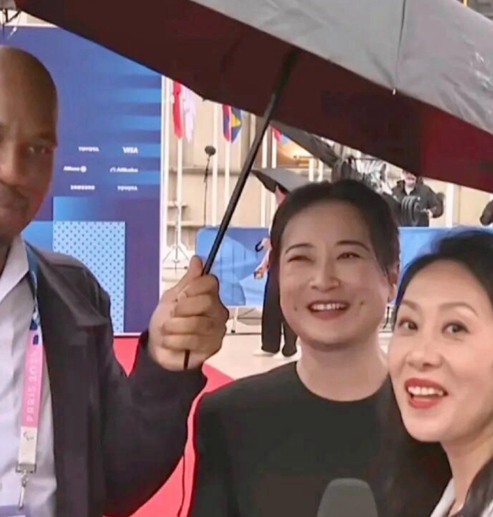 巴黎奥运会开幕式，贾玲上热搜！为什么？因为贾玲看起来太老了，满脸的皱纹，断崖式衰