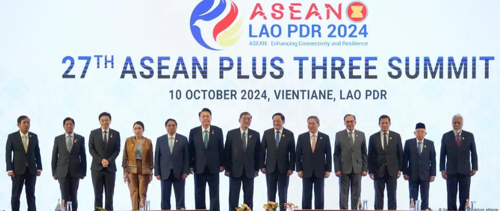 “德国之声”中文网今日报道：“一名美国官员对路透社表示，中俄两国对东亚峰会的联合