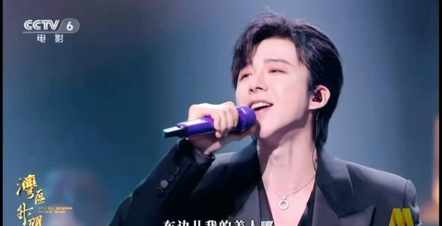 大湾区这一夜“港娱”没死，难听、跑调，内娱偶像明星们输得彻底（大湾区有哪些明星演出过）-第22张图片-九妖电影
