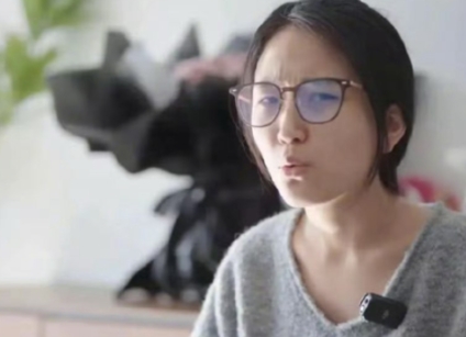 网传「挖呀挖」女幼师走红后抑郁，出现自残倾向，普通人面对这种爆发的流量以及爆发后