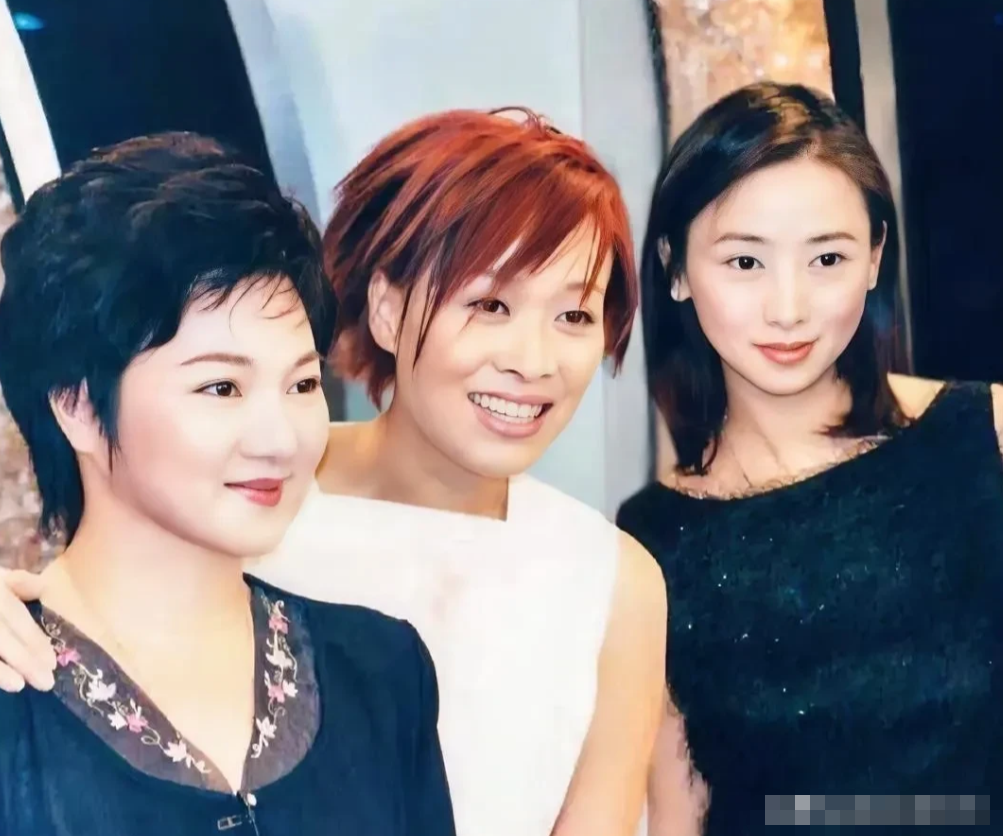 毛不易: 我听过一首很冷门的歌，冷到好多人都不知道。
那英: 说来听听，谁的歌？