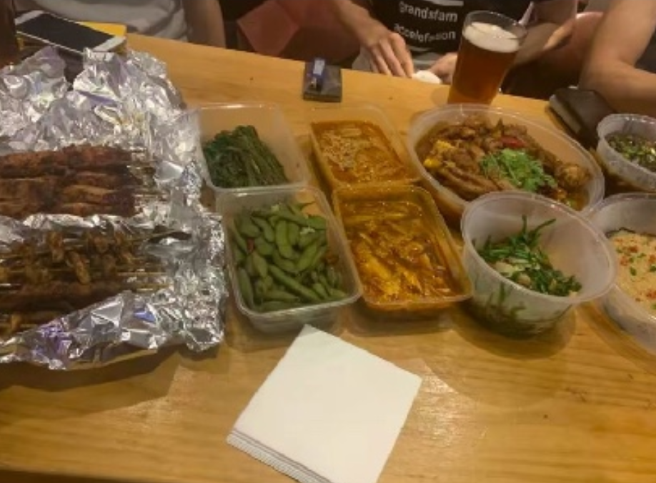 我出来吃饭吃了个外卖?