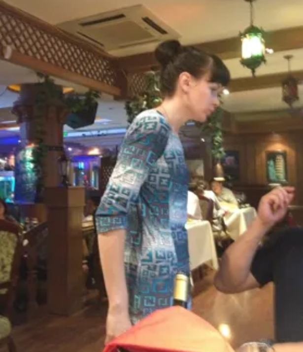 图片是哈尔滨赣水路上的俄罗斯餐厅，叫环球者餐厅。几年前已经黄了。老板娘是俄罗斯人
