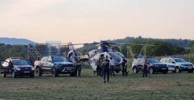 昨天两名乌克兰人武力冲破乌克兰边境防线逃往罗马尼亚。两人先是袭击了乌克兰边防部队