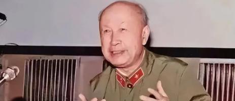 20年前的一天，大夫问钱学森：“100-7=？”钱学森脱口而出93。大夫继续问：
