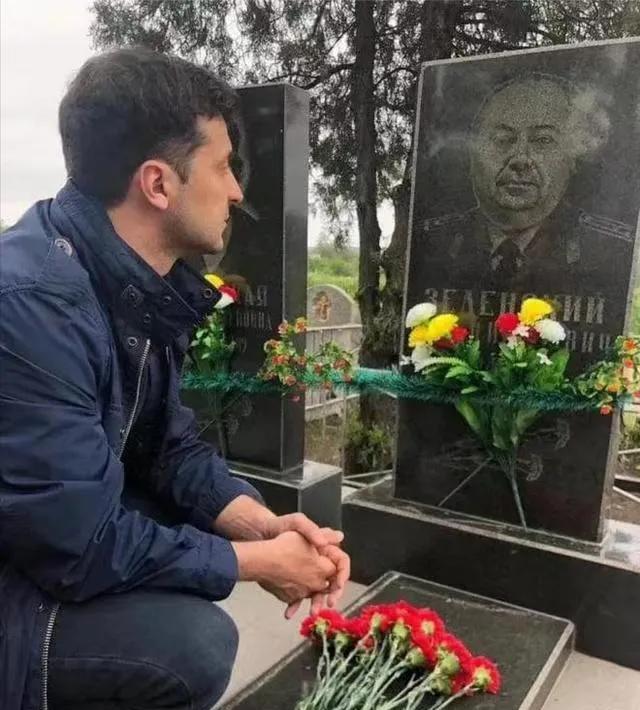 泽连斯基喊话，需要中国的帮助。
当地时间2月23日，乌克兰总统泽连斯基在记者招待