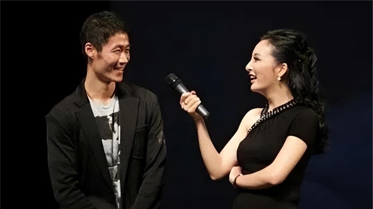 她是王励勤前女友，分手后3年内嫁2富豪，现已生娃，37岁魅力动人