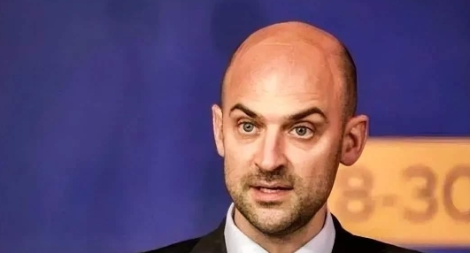 法国外长巴罗这心操得可够远。担心美国大选不能和平举行，还说暴力事件对“民主”有影