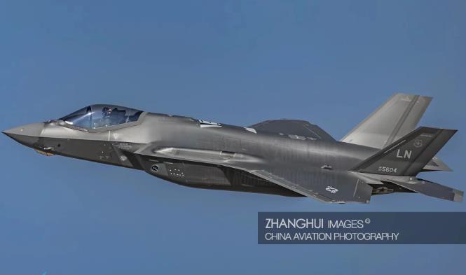 为什么美国军方总是唱衰'F35隐形战斗机，不断夸赞我国歼20呢？

在美国军方以