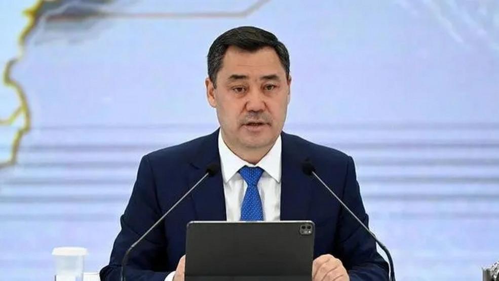 该国总统即将访华，意义重大！美国送的四份大礼，不要白不要...