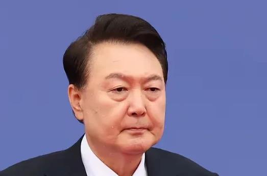 韩国将迎来巨大的社会动乱吗？
尹锡悦的弹劾案国会遇阻，没有通过！主要原因是执政党