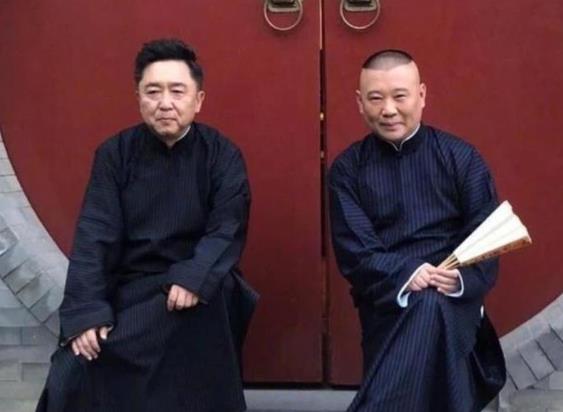 郭德纲从默默无闻到成为相声界领军人物，历经坎坷。如今有了新身份，影响力大增。于谦