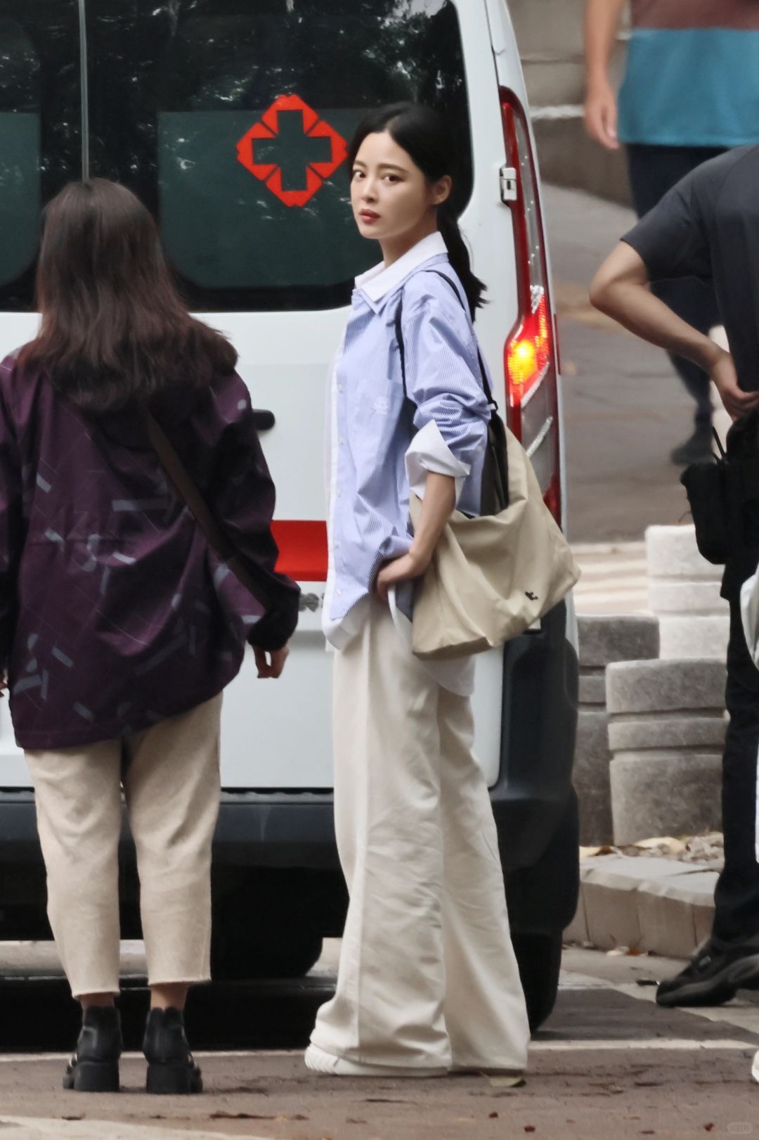 明星真人，美到窒息！
居然还有人说她普，没法理解[笑哭]