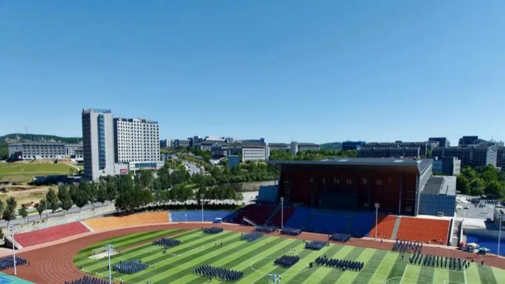 大连财经学院2024级新生军训回顾