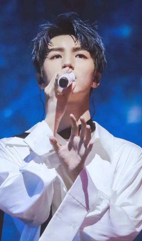 双星闪耀，百花争艳