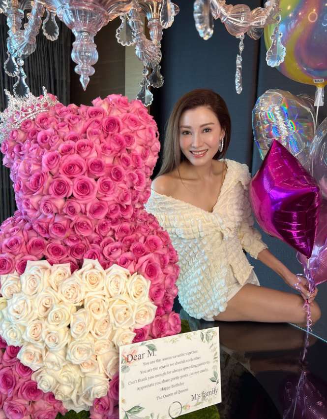 香港著名女星李嘉欣生活照，她今年都已经53岁，身材依然这么好，真的很会保养