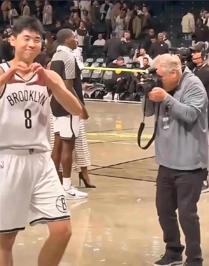 看到没，这就是篮网签约崔永熙的意义，我们的激情又被重新燃起来了。

赛后崔永熙退