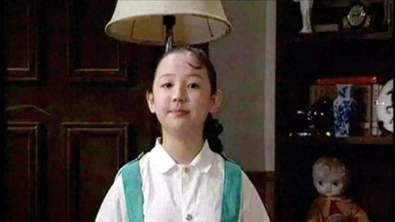 “国民闺女”晒一家四口全家福，老公被调侃显老，她机智回答获赞
