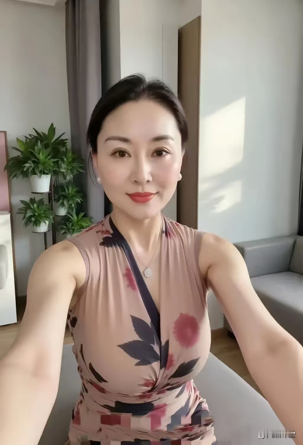 50岁的丈母娘状态像30岁吗？她特别自信