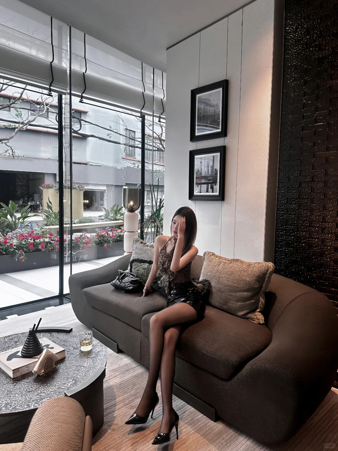 爱马仕格调下午茶☕️
和姐妹去看了杨浦滨江的新楼盘 整体风格设计都很用心现场还有