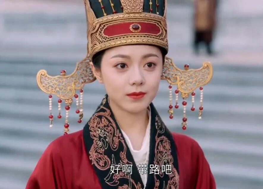 她出身高贵，亲爹却只想她下嫁！