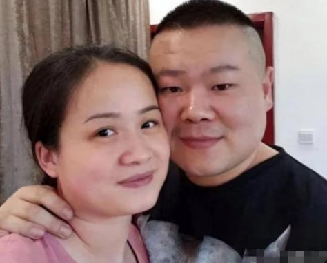 一次，主持人问身价过亿的岳云鹏：“你已经给5个姐姐都买房子了，为什么不管弟弟？你
