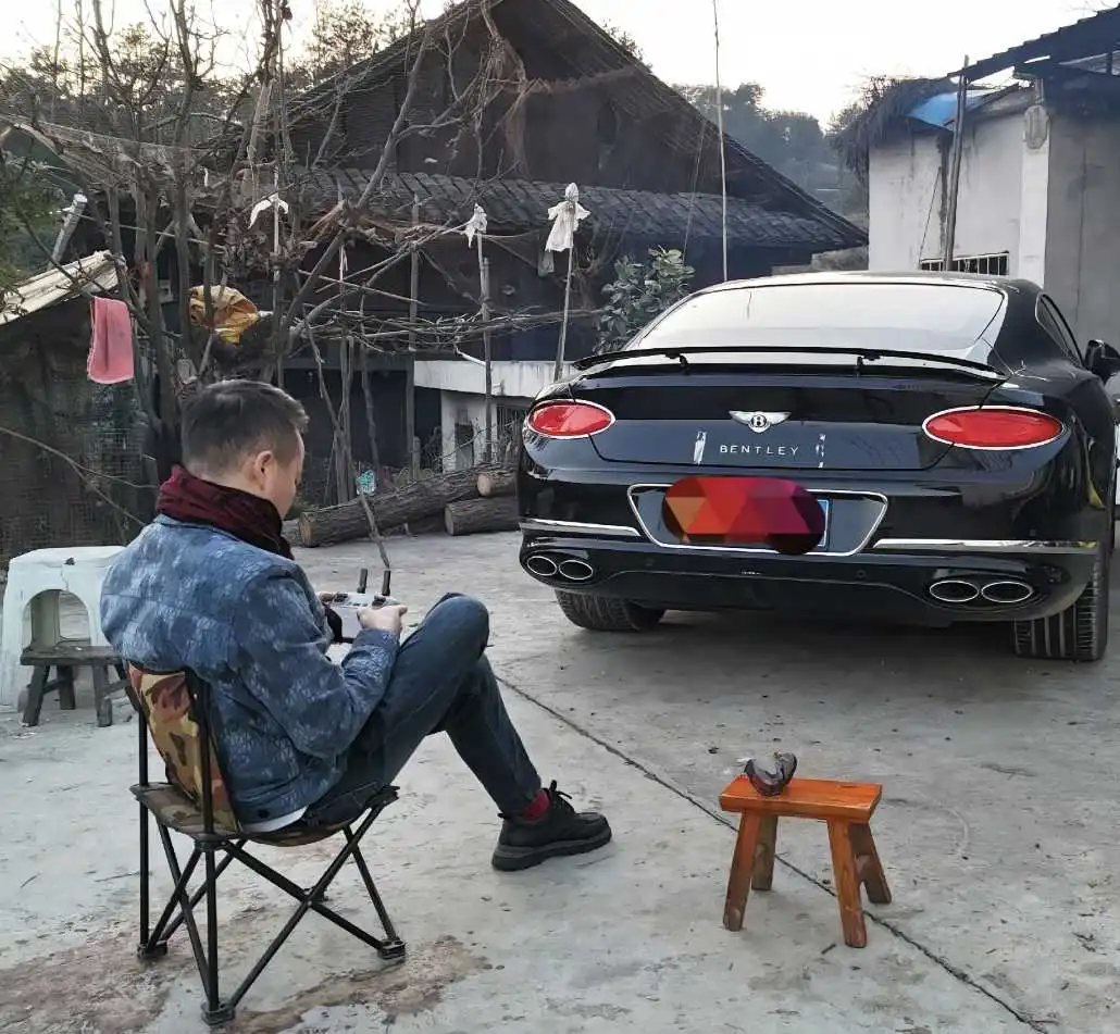 老家几乎成了无人村，我开这个车子回来也没啥用，过年也没有人会回村过年了！