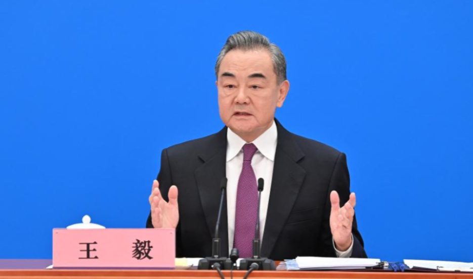 风向在变，4个国家领导人抢着要亲自访华，2个国家催促王毅快来！