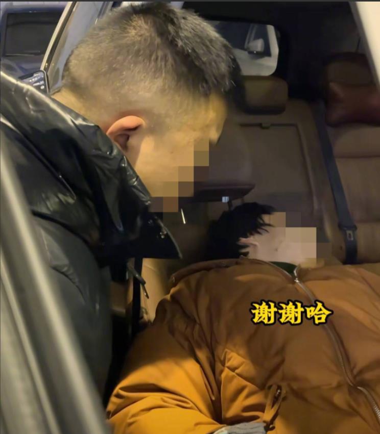 女子刚卖车便反悔，退车不成竟直接住在车上长达90个小时，吃喝拉撒睡统统都在车里解