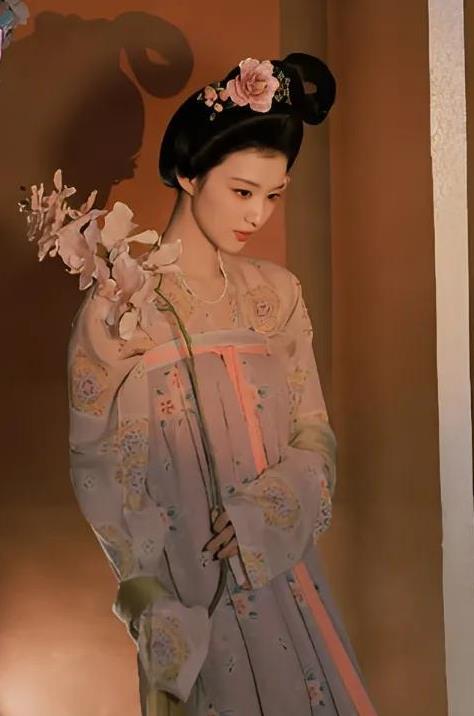 #王楚然除夕仕女图# 这就是画中仙走入现实吗？@-王楚然- 央视除夕特别节目又美